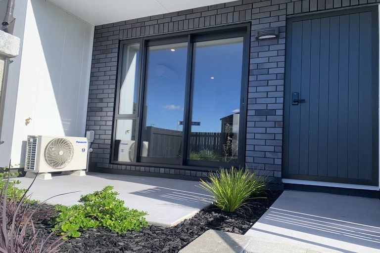 Photo of property in 5 Te Rito Road, Hobsonville, Auckland, 0616