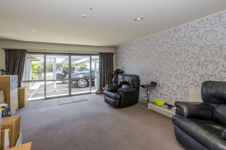 Photo of property in 48 Kotare Street, Waikanae, 5036