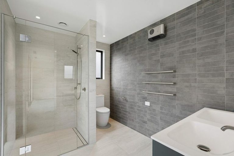 Photo of property in 6 Red Deer Rise, Kelvin Heights, Queenstown, 9300