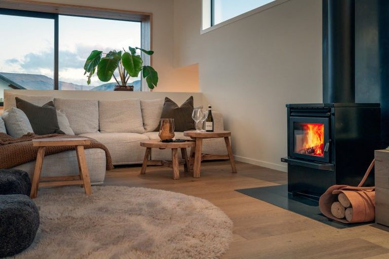 Photo of property in 17 Kapuka Lane, Wanaka, 9305