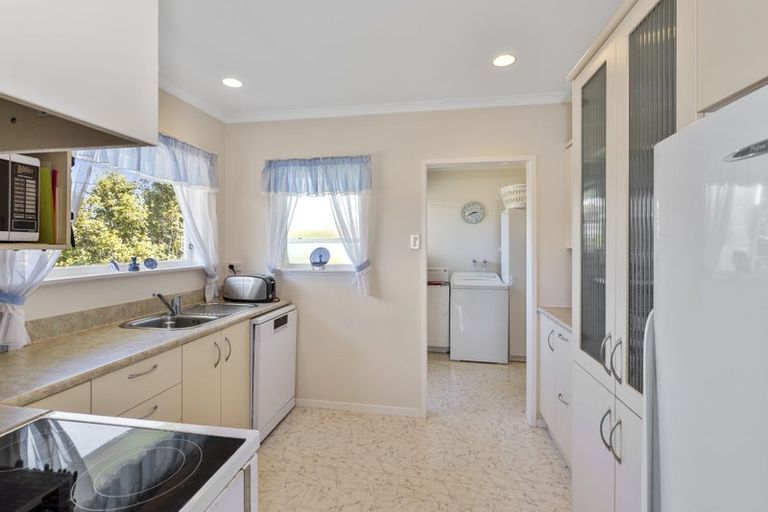 Photo of property in 23 Merchant Avenue, Te Atatu South, Auckland, 0610