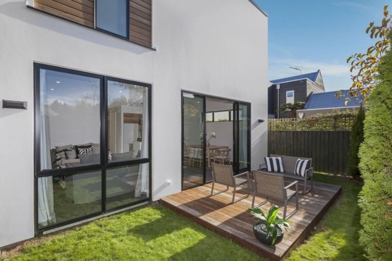 Photo of property in 32b Hewitts Road, Merivale, Christchurch, 8014