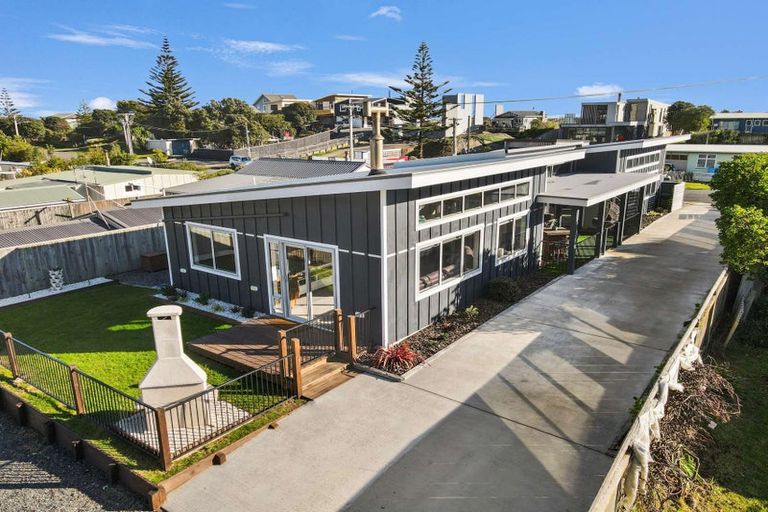 Photo of property in 60 Rua Avenue, Waitarere Beach, Levin, 5510