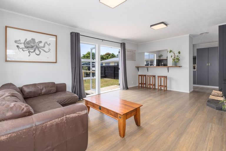 Photo of property in 11 Michael Road, Paraparaumu Beach, Paraparaumu, 5032
