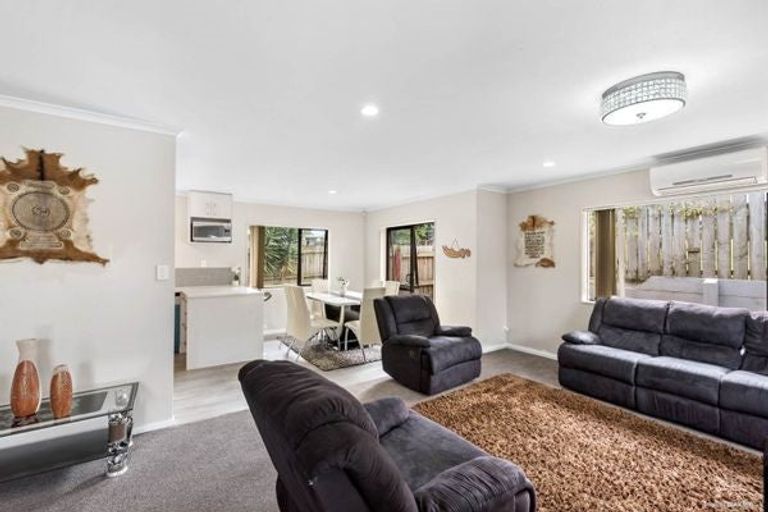 Photo of property in 6 Glenveagh Park Drive, Manurewa, Auckland, 2102