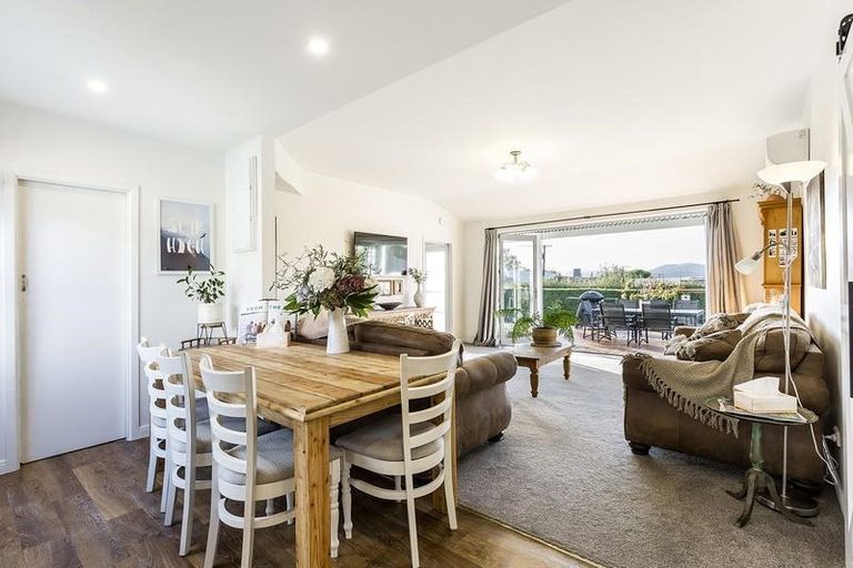 Photo of property in 298 Gladstone Road North, Mosgiel, 9092