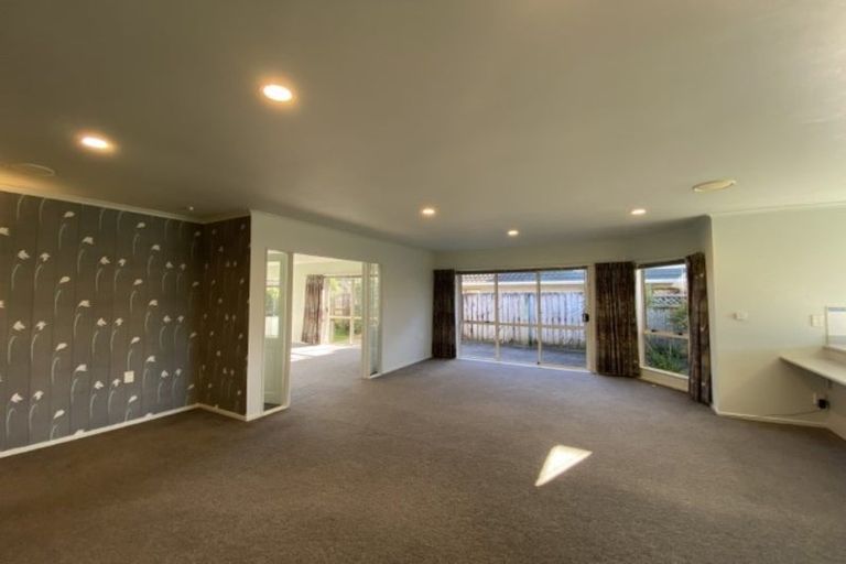 Photo of property in 165 Heta Road, Highlands Park, New Plymouth, 4312