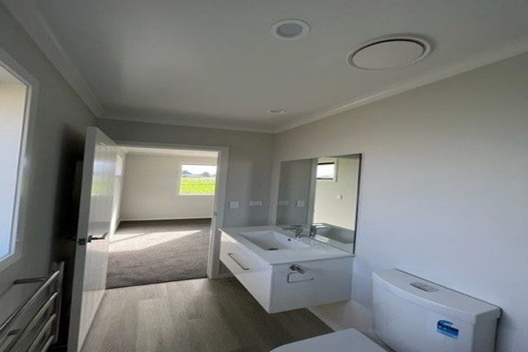 Photo of property in 8 Rayner Lane, Marton, 4710