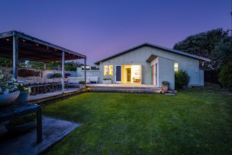 Photo of property in 10 Moori Road, Waimarama, 4294