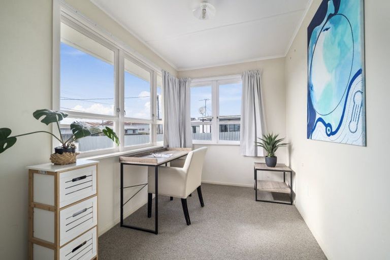 Photo of property in 2 Tapsell Road, Fairy Springs, Rotorua, 3015