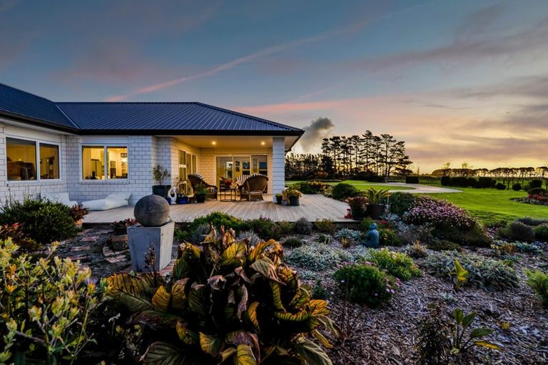 Photo of property in 60 Turangi Road, Motunui, Waitara, 4383