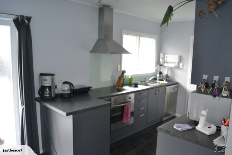 Photo of property in 30 Smythe Road, Henderson, Auckland, 0612