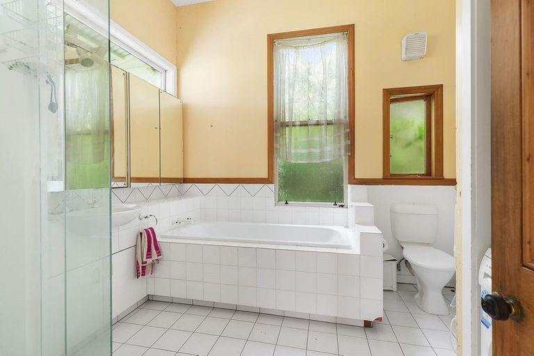 Photo of property in 39 Garden Road, Northland, Wellington, 6012