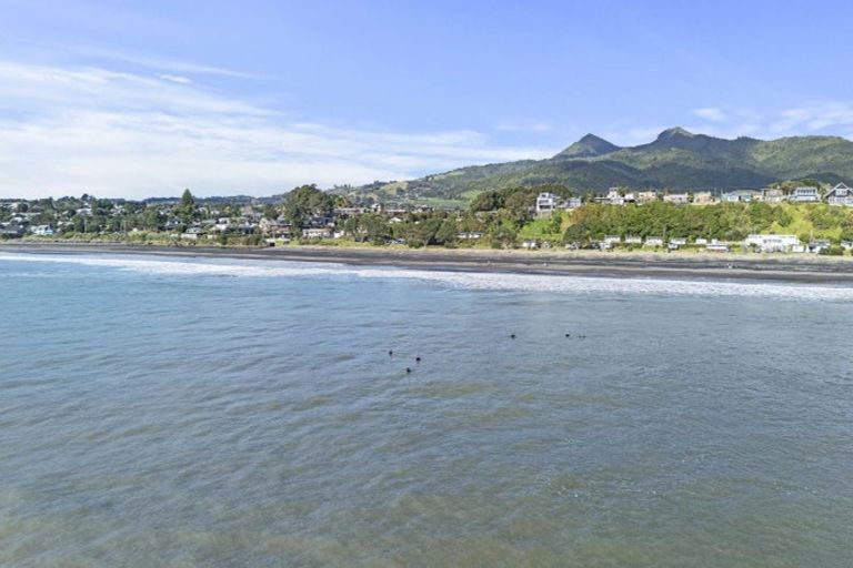 Photo of property in 37 Mcfarlane Street, Oakura, 4314