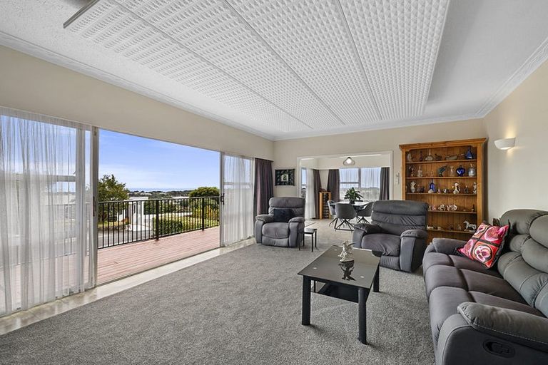 Photo of property in 8 Hillcrest Street, Glen Avon, New Plymouth, 4312