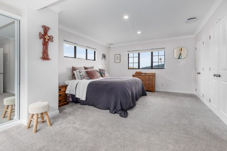 Photo of property in 25 Kilkelly Close, Tawa, Wellington, 5028