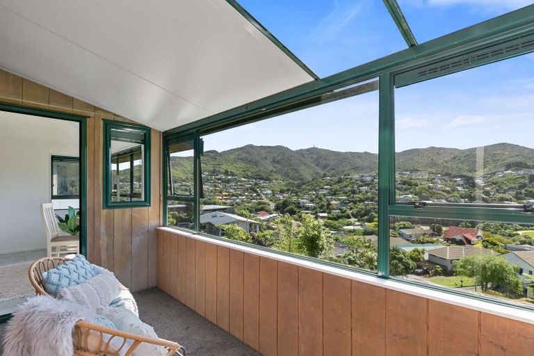 Photo of property in 23 Woodhouse Avenue, Karori, Wellington, 6012