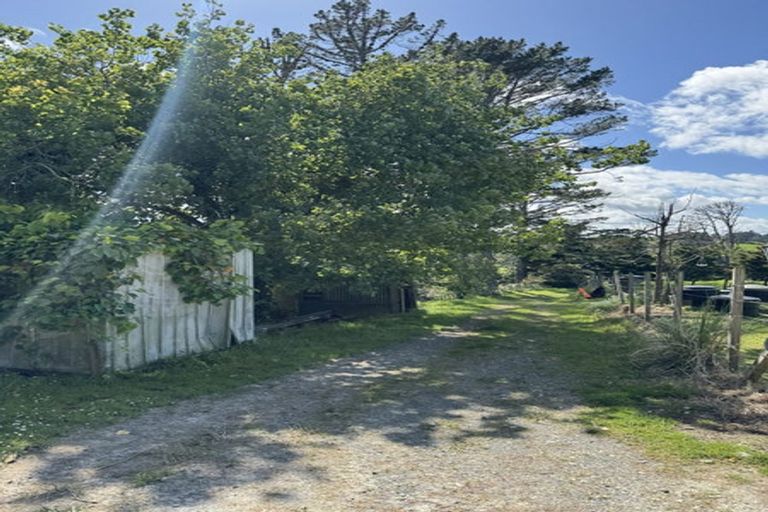 Photo of property in 47 The Pines Road, Paparoa, 0571
