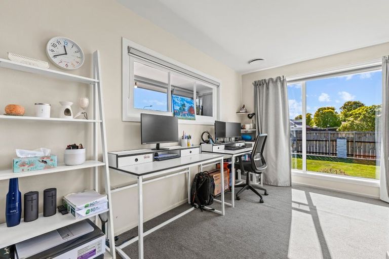 Photo of property in 167 Queenspark Drive, Parklands, Christchurch, 8083