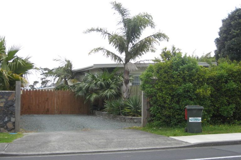 Photo of property in 1014 Whangaparaoa Road, Tindalls Beach, Whangaparaoa, 0930