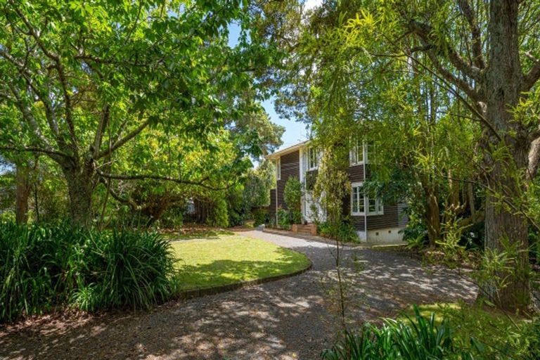 Photo of property in 62 Grande Vue Road, Hillpark, Auckland, 2102