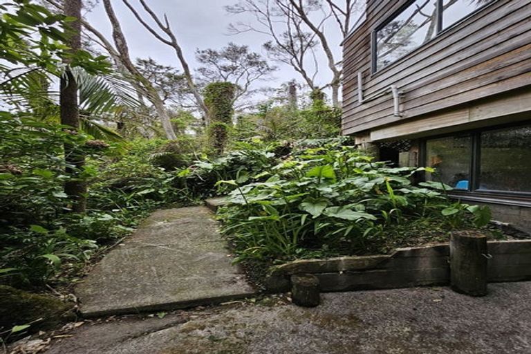 Photo of property in 52 Sunnyhaven Avenue, Beach Haven, Auckland, 0626