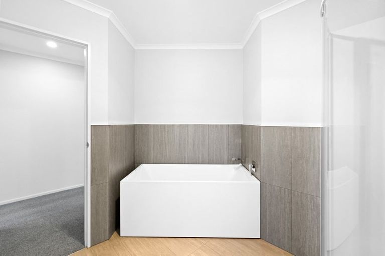 Photo of property in 13 Mangakoea Place, St Andrews, Hamilton, 3200
