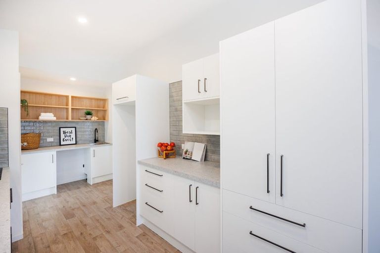 Photo of property in 9 Pinedale Parade, Milson, Palmerston North, 4414