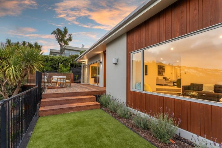 Photo of property in 22 Drayton Drive, Mount Pleasant, Christchurch, 8081