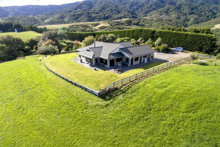 Photo of property in 94a Kaitawa Road, Hautere, Otaki, 5582