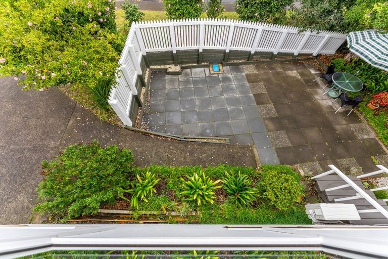 Photo of property in 2/1 Trelawny Place, Hillcrest, Auckland, 0627