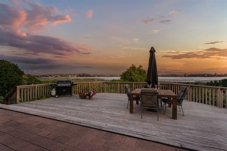 Photo of property in 66 Mcbreen Avenue, Northcote, Auckland, 0627