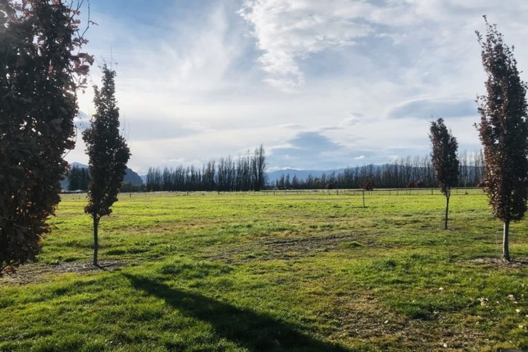 Photo of property in 10 Little Orchard Way, Wanaka, 9382