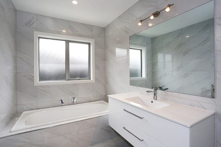 Photo of property in 3 Brian Cowley Place, Tuakau, 2121