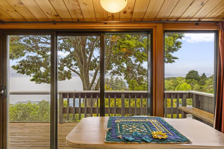 Photo of property in 23 Ewing Grove, Acacia Bay, Taupo, 3330