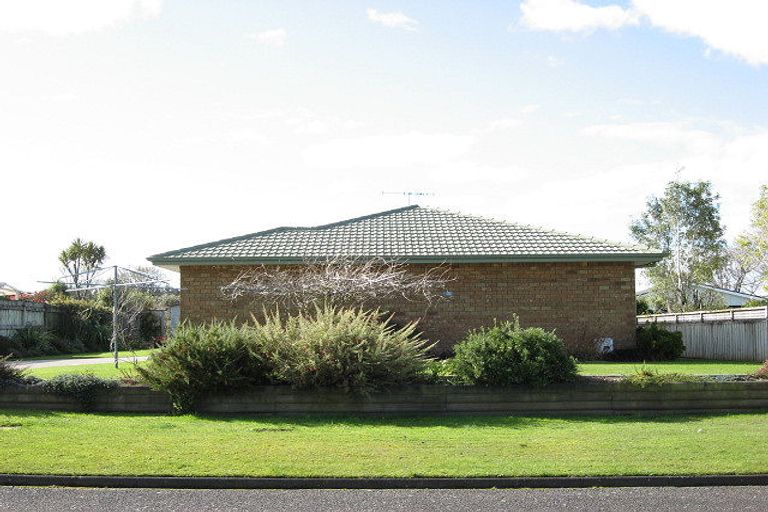 Photo of property in 17 Oaklea Avenue, Marton, 4710