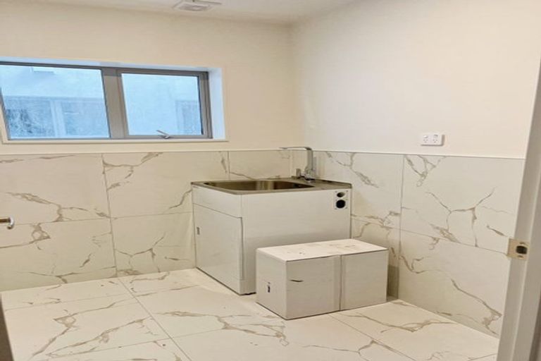 Photo of property in 7 Laurina Road, Sunnynook, Auckland, 0620