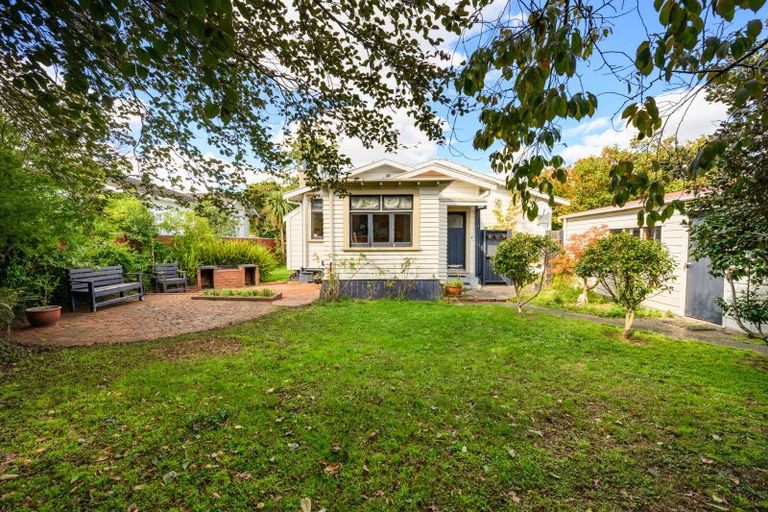 Photo of property in 19 Beresford Street, Takaro, Palmerston North, 4410