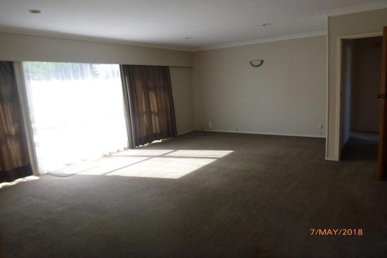 Photo of property in 1b/2 Divich Avenue, Te Atatu South, Auckland, 0610
