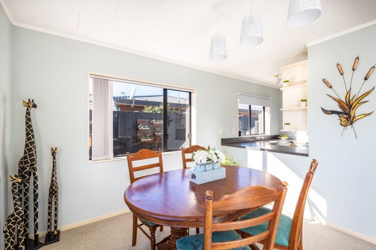 Photo of property in 1 Mangorei Road, Merrilands, New Plymouth, 4312