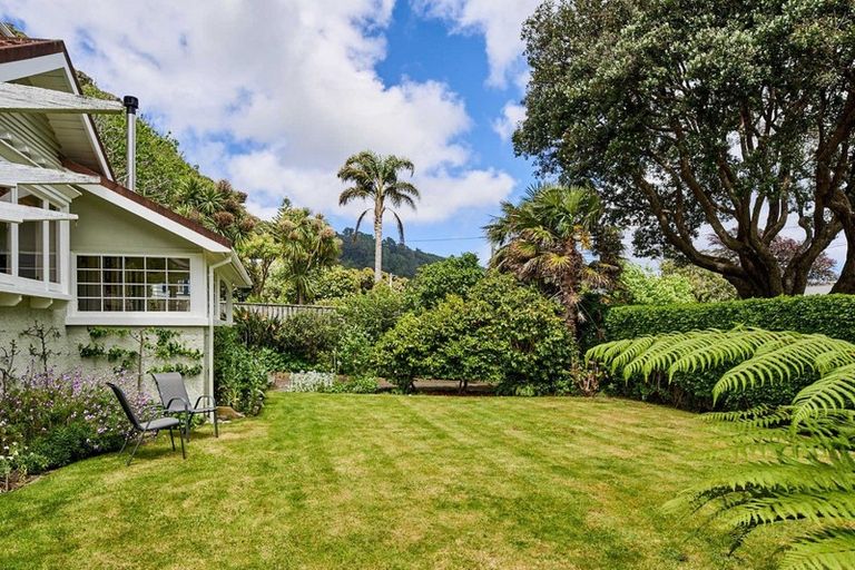 Photo of property in 339 Muritai Road, Eastbourne, Lower Hutt, 5013