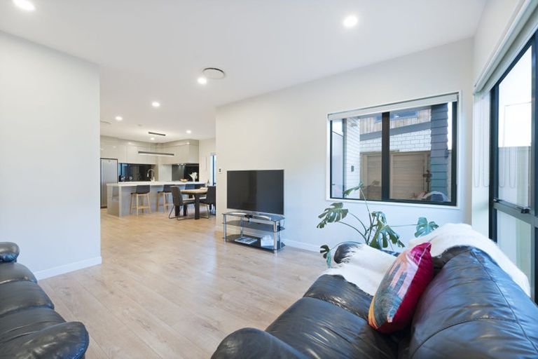 Photo of property in 23b Westgate Drive, Westgate, Auckland, 0614