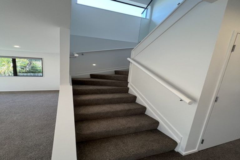 Photo of property in 9a Kaweka Street, New Lynn, Auckland, 0600