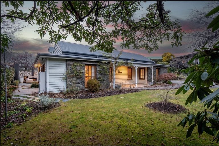 Photo of property in 21 Berkshire Street, Arrowtown, 9302