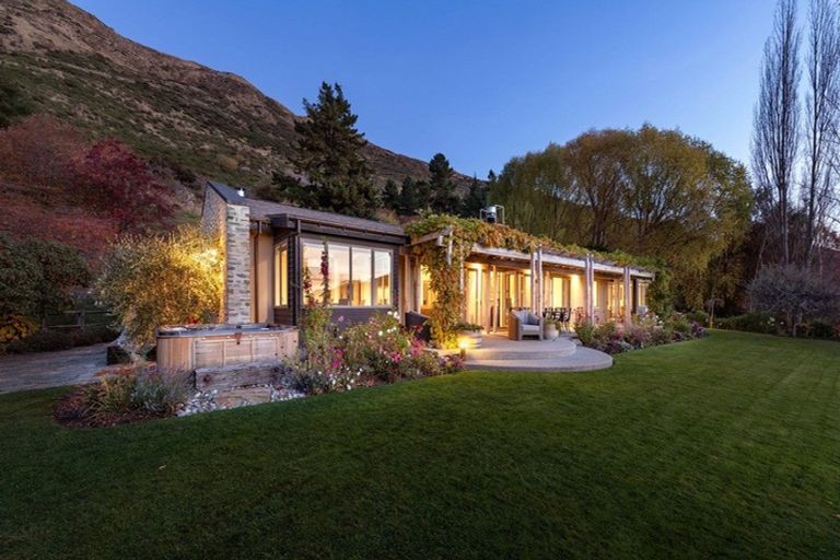 Photo of property in 593 Mount Barker Road, Wanaka, 9382