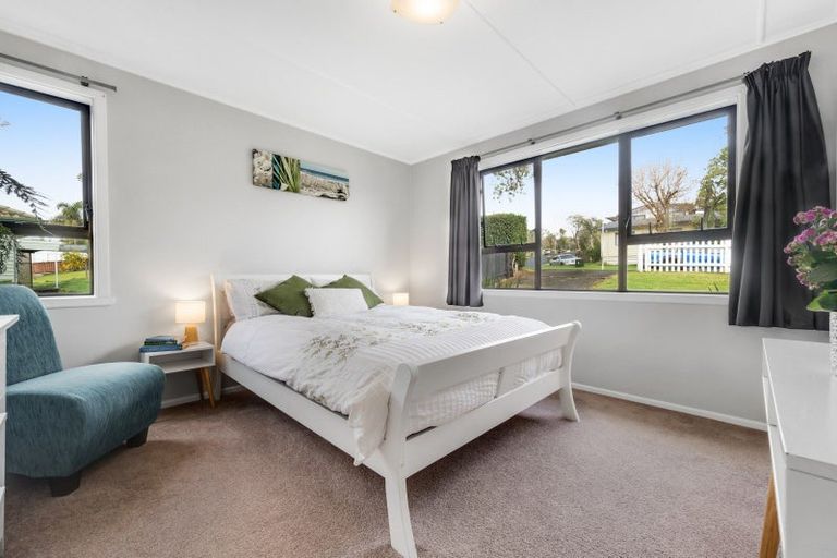 Photo of property in 42 Ennis Avenue, Pakuranga Heights, Auckland, 2010