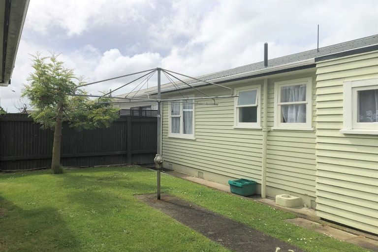Photo of property in 1 Trafalgar Street, Levin, 5510