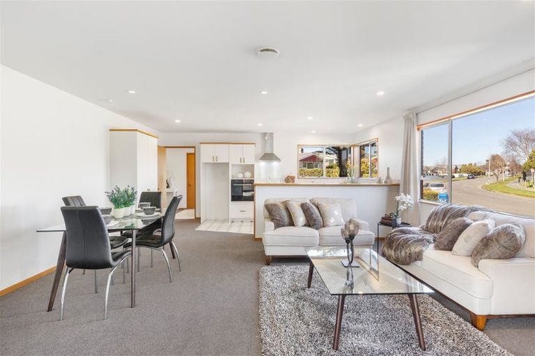 Photo of property in 65 Toorak Avenue, Avonhead, Christchurch, 8042