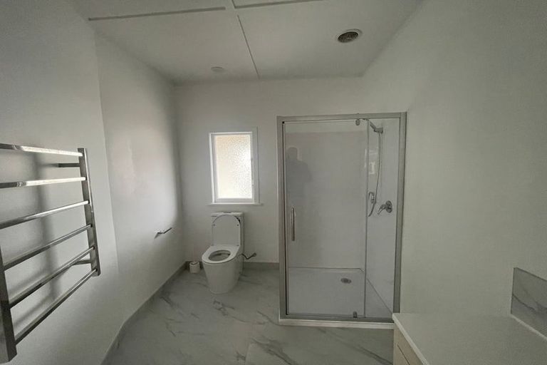 Photo of property in 22 Grande Vue Road, Hillpark, Auckland, 2102