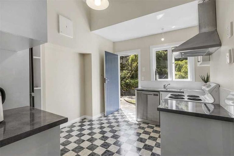 Photo of property in 105 Hamilton Road, Hataitai, Wellington, 6021